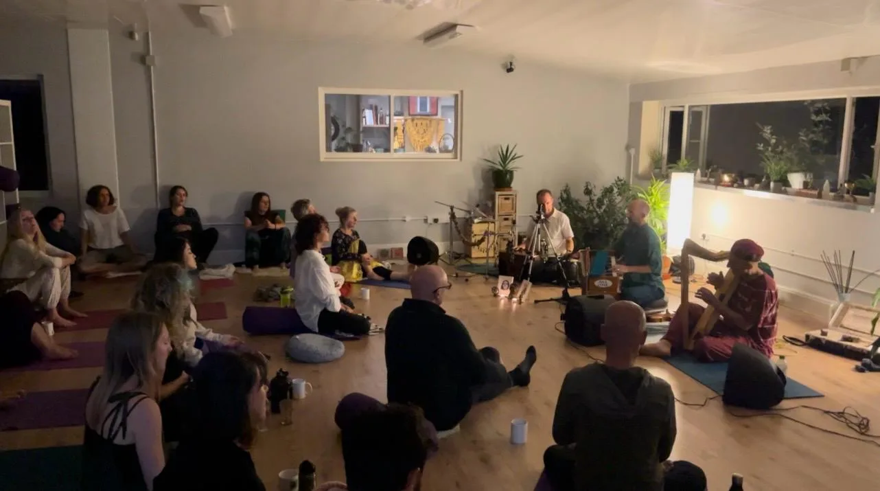 Kirtan at Well Bath — the wall of sound.