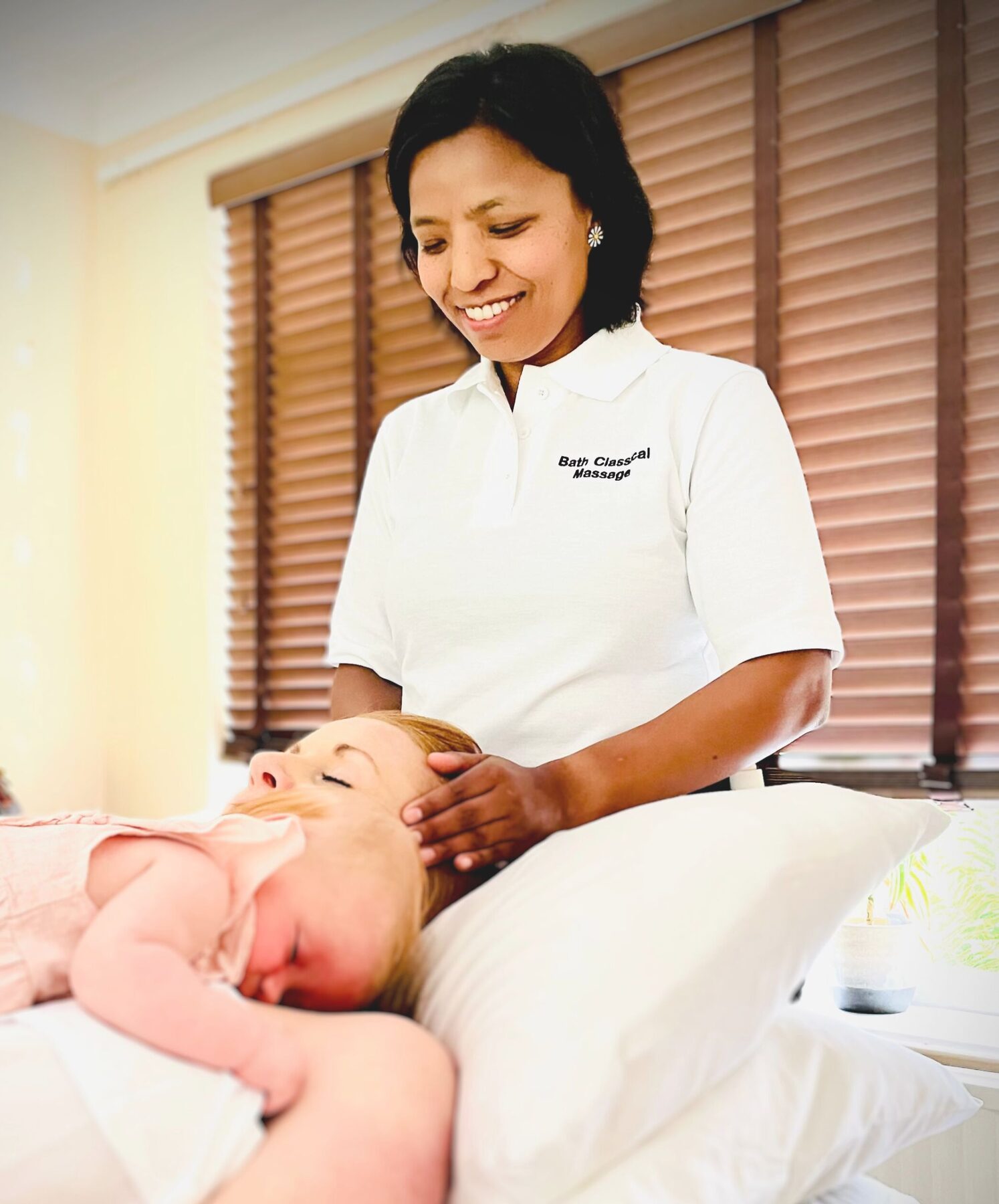 Sarjana holding a Holistic Facial and Swedish Massage session at Well Bath.